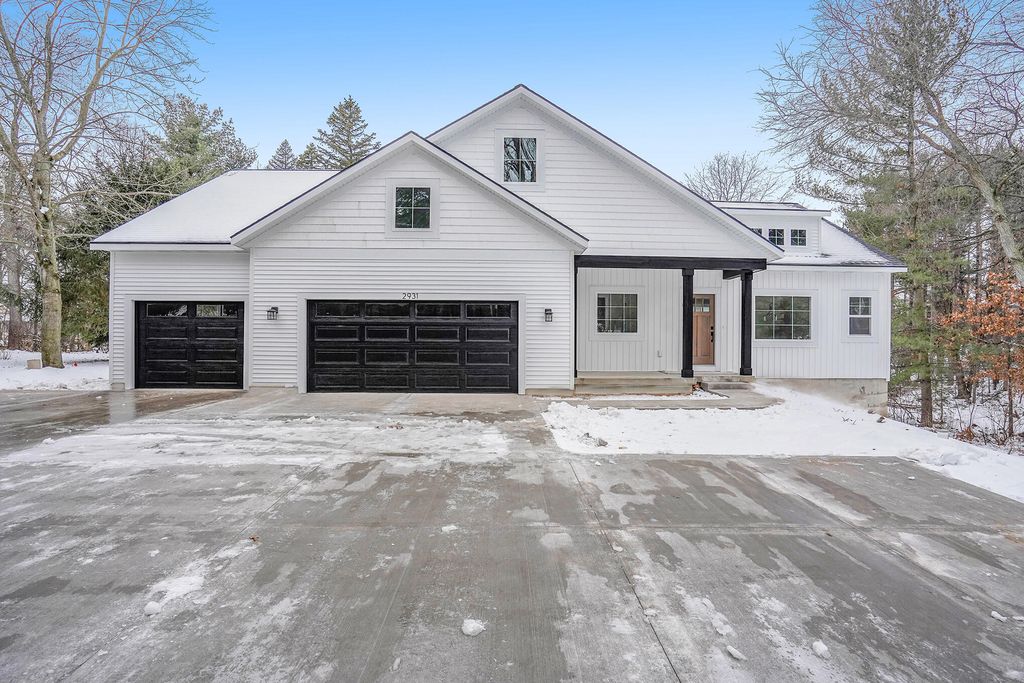 2931 Bird Ave NE, Grand Rapids, MI 49525