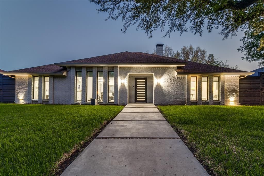 10242 Chimney Hill Ln, Dallas, TX 75243
