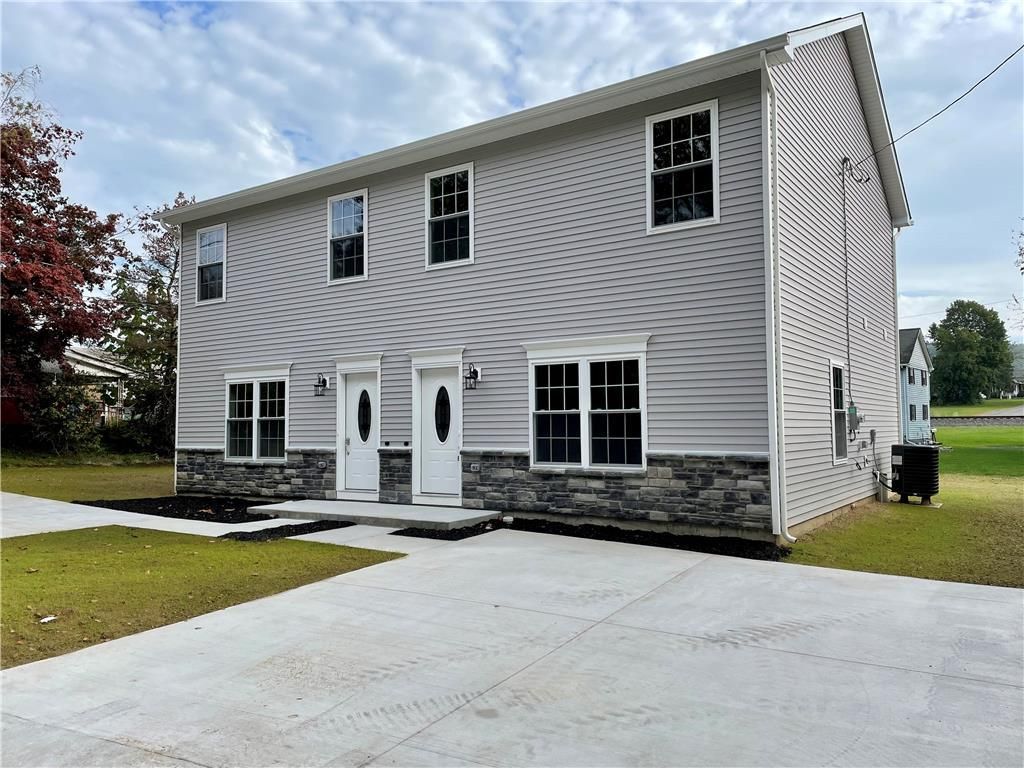 203 S Canal St, Walnutport, PA 18088