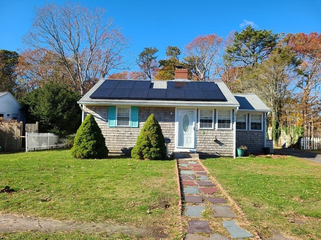 21 Pilgrim Ln, Barnstable, MA 02630