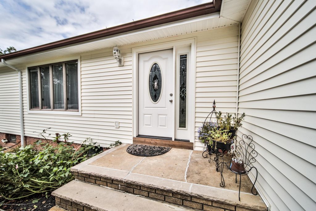 414 Texas Rd, Morganville, NJ 07751