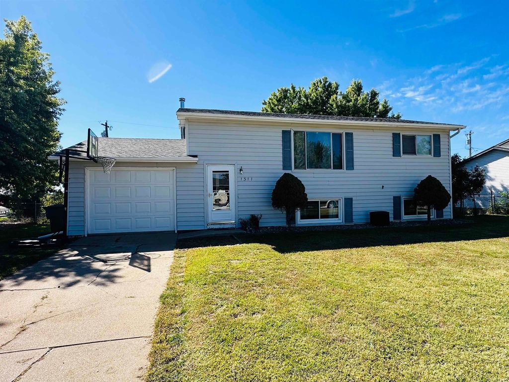 1311 E 30th Dr, Kearney, NE 68847 Trulia
