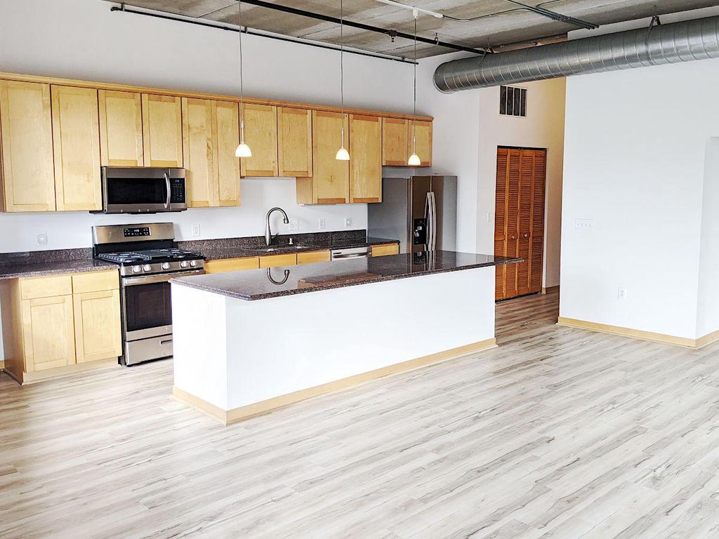 210 South Water St UNIT 321, Milwaukee, WI 53204
