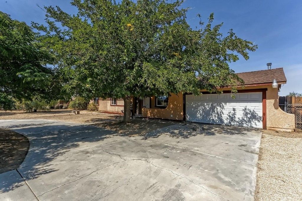 21168 Tussing Ranch Rd, Apple Valley, CA 92308