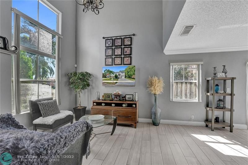 3325 Blue Runner Ln, Margate, FL 33063
