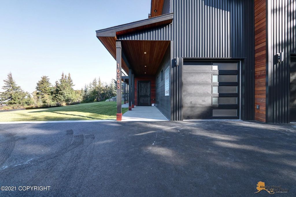 L3-B1 Sandpiper Dr, Anchorage, AK 99516