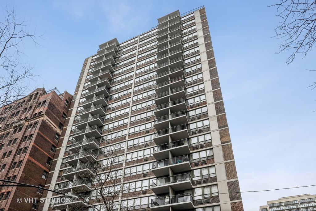 2740 N Pine Grove Ave #4C, Chicago, IL 60614