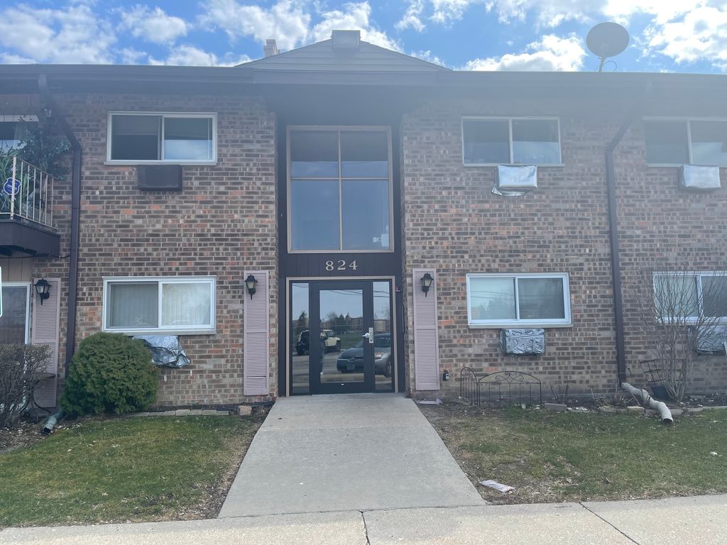 824 E Old Willow Rd #113, Prospect Heights, IL 60070