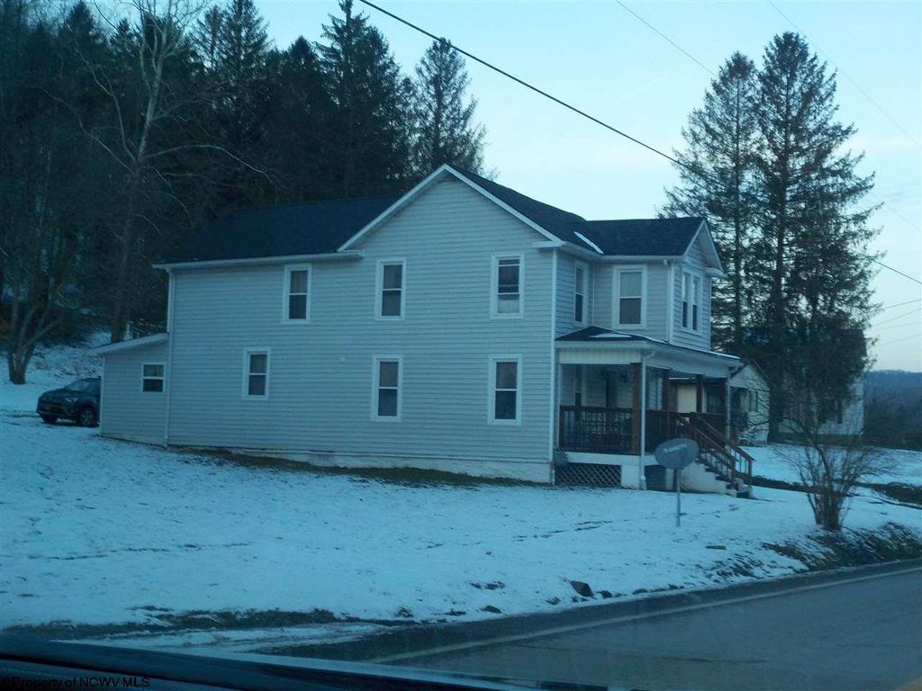 115 Main St, Parsons, WV 4 Bed, 2 Bath SingleFamily Home 10 Photos
