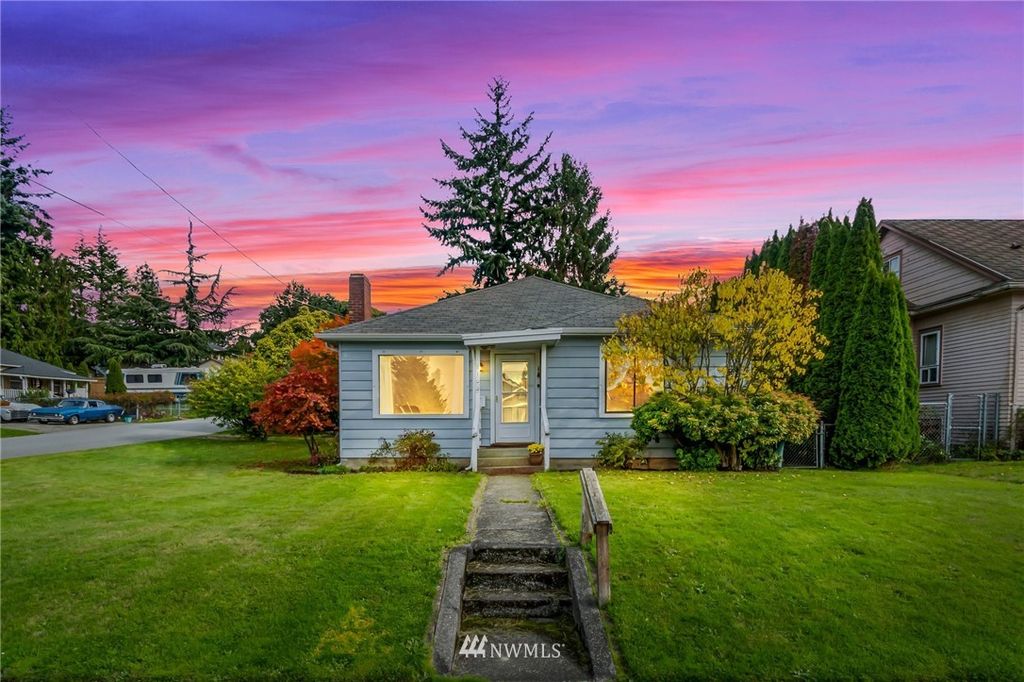 2103 State St, Everett, WA 98201