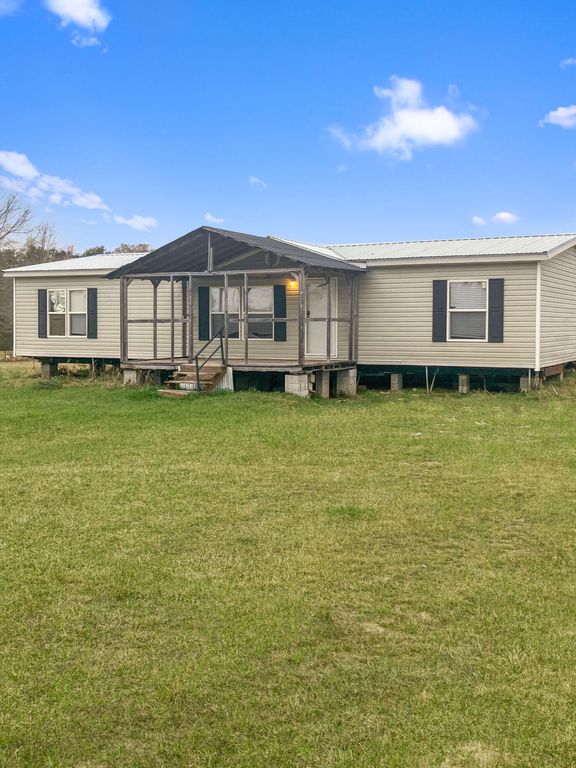 19 Old Creek Rd, Picayune, MS 39466