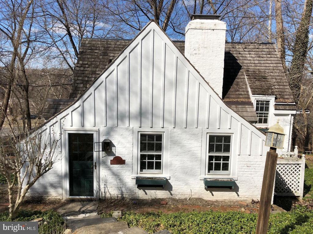 1243 Bryn Tyddyn Dr, Gladwyne, PA 19035