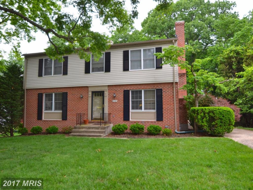 1321 Hickory Springs Cir, Catonsville, MD 21228