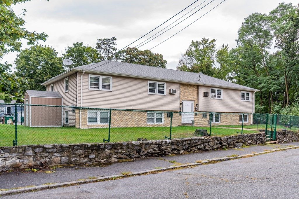 66 Sutherland St #4, Lowell, MA 01850