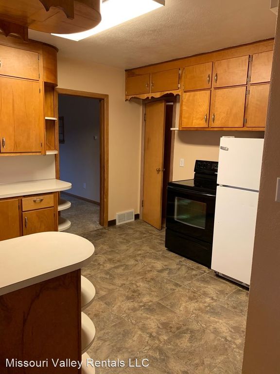 708 2nd Ave NW, Mandan, ND 58554