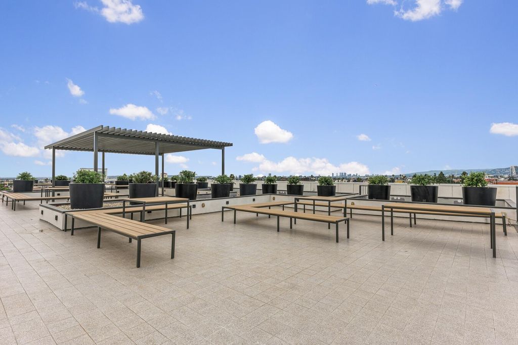 Ecco Fountain Los Angeles, CA Trulia