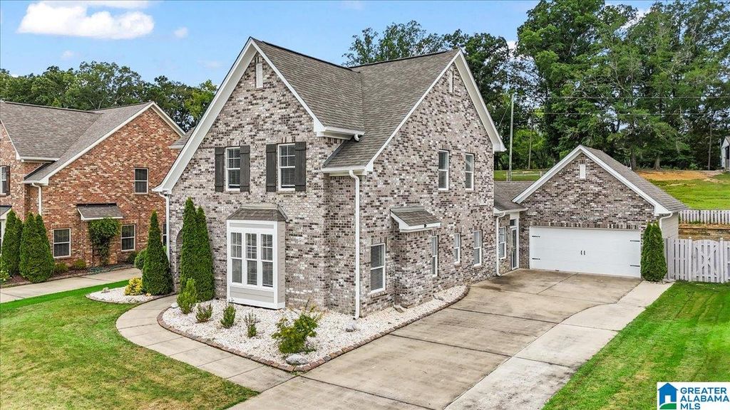 133 Keeneland Grn, Pelham, AL 35124