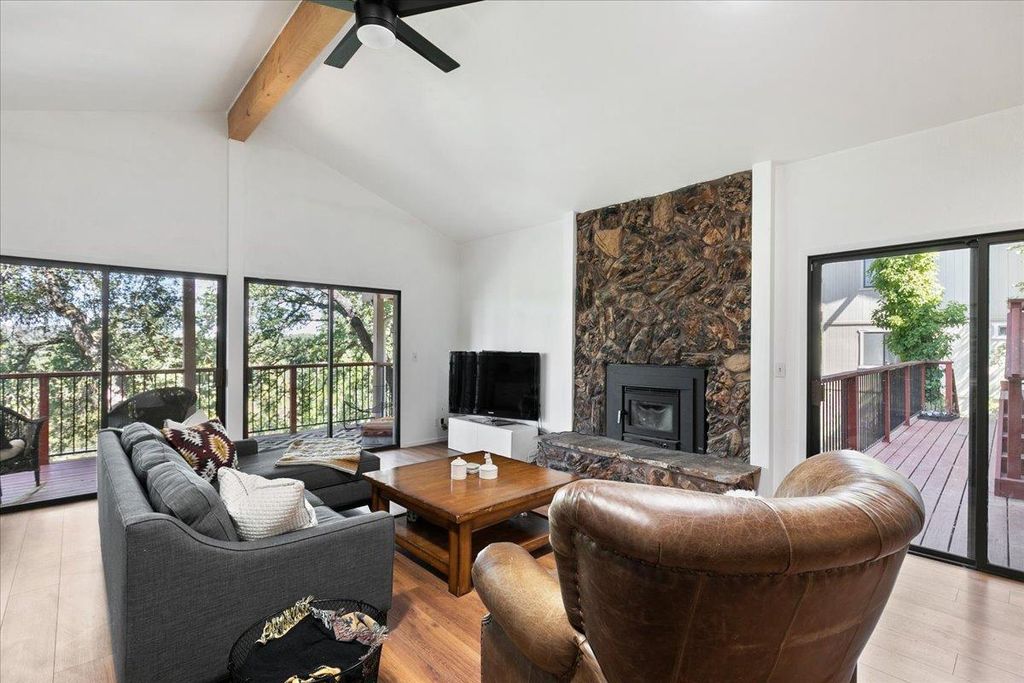 12524 Jayhawk Ct, Penn Valley, CA 95946