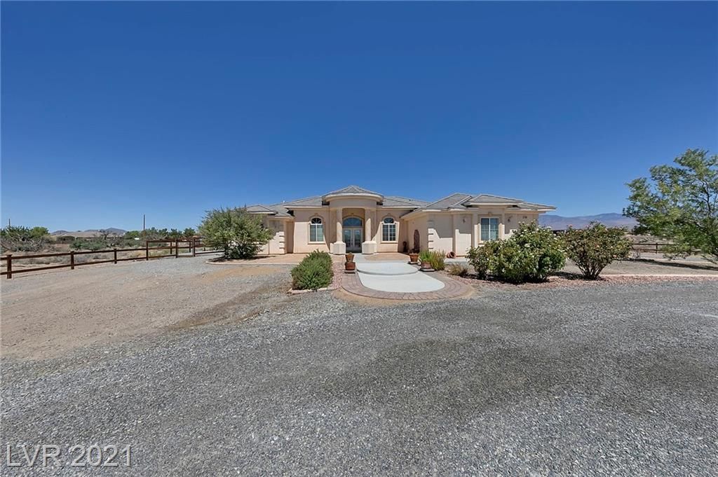 1560 Iguana St, Pahrump, NV 89048