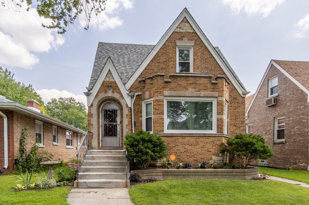 4885 N Austin Ave, Chicago, IL 60630