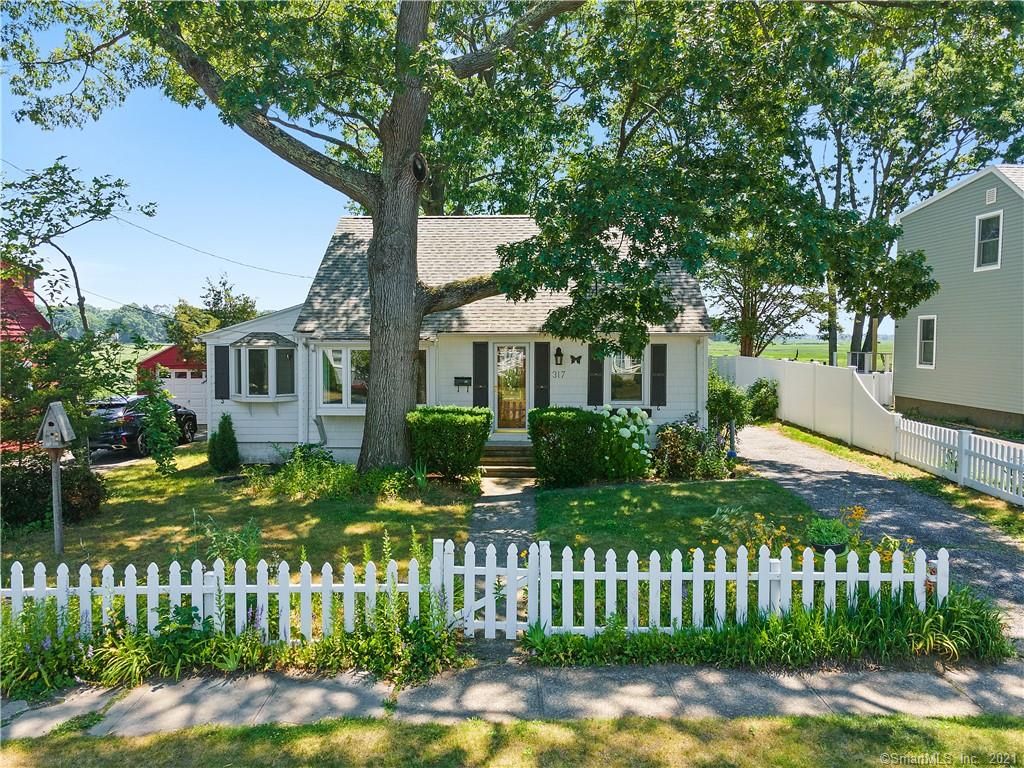 317 Housatonic Dr, Milford, CT 06460