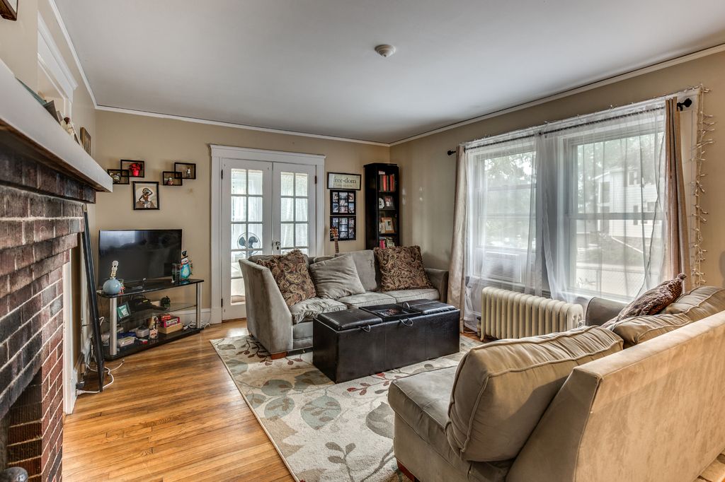294 Metropolitan Ave #1, Roslindale, MA 02131