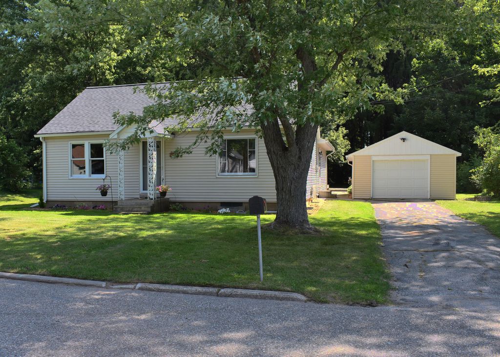 406 N Thomas St, Scottville, MI 49454 Trulia