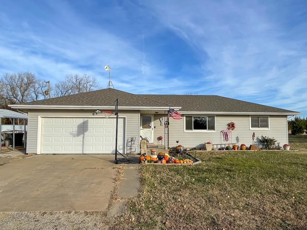 3555 S Holmes Rd, Salina, KS 67401 Trulia