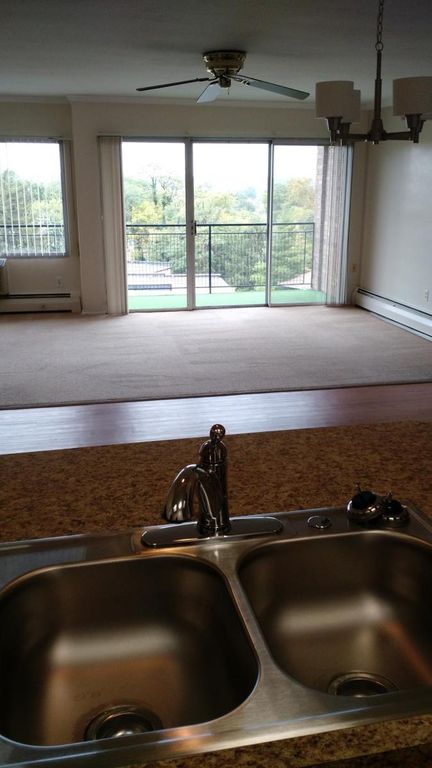 2365 Madison Rd, Cincinnati, OH 45208