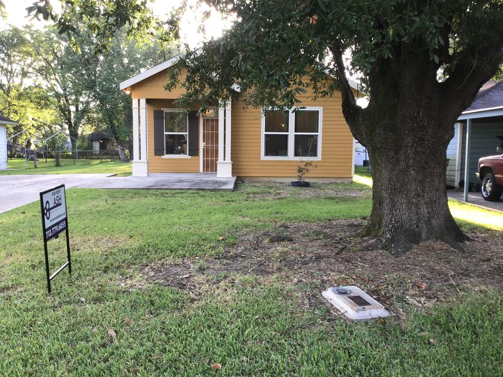 2375 Ranier St, Beaumont, TX 77701