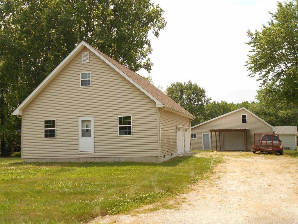 311 N Elizabeth St, Colchester, IL 62326