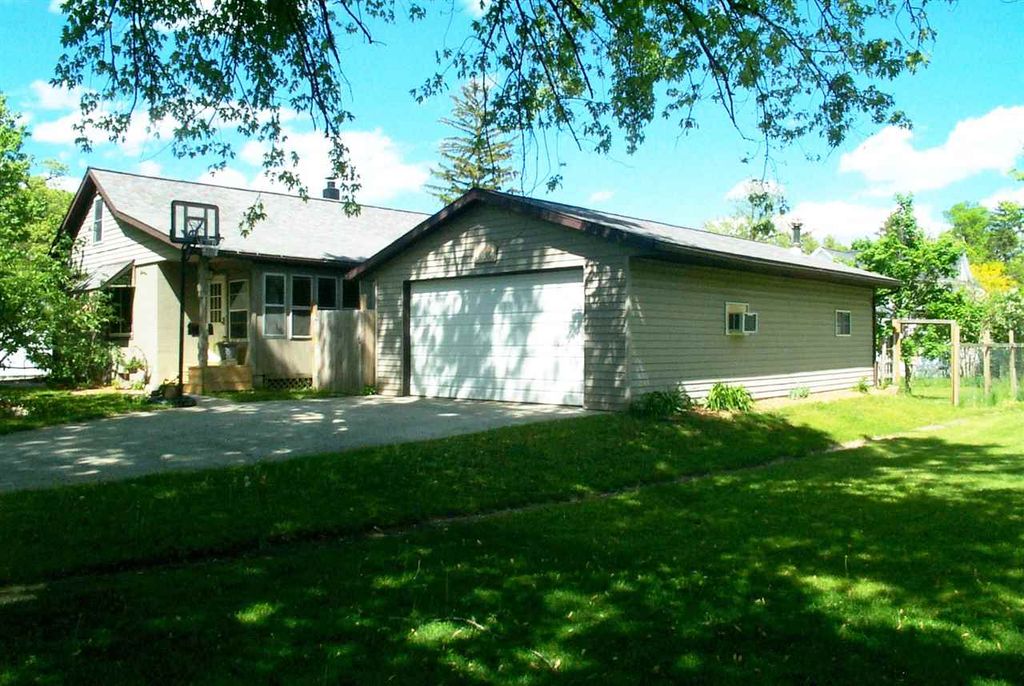 414 Monroe St, Sauk City, WI 53583 Trulia