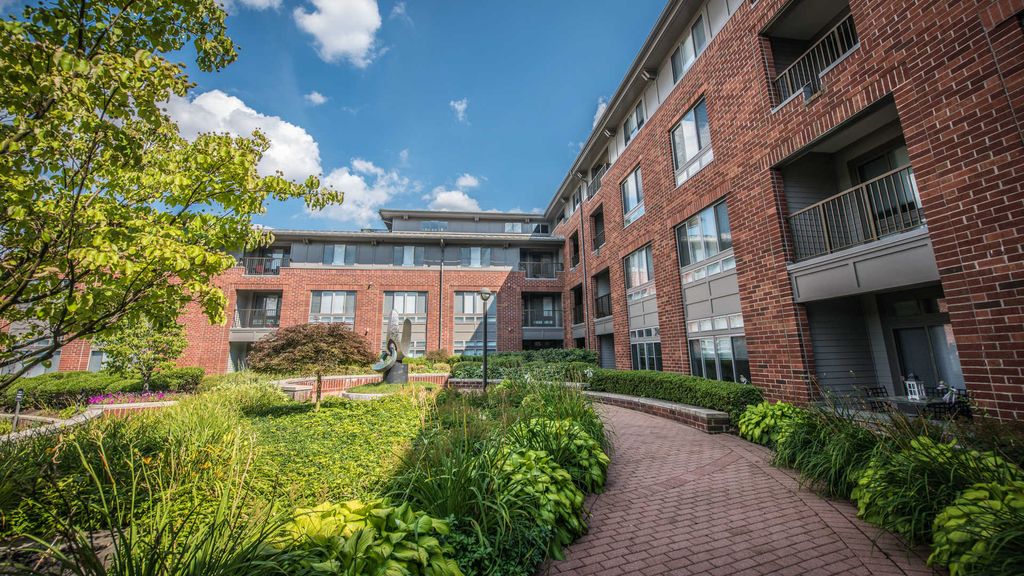20 Watertown St, Watertown, MA 02472