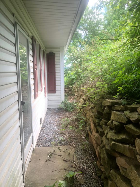 310 Main St, Windber, PA 15963