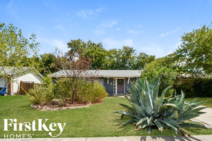 11822 El Sendero St, San Antonio, TX 78233