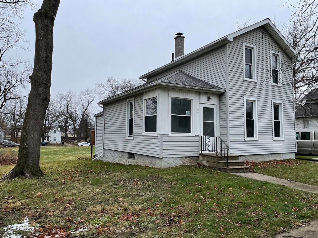 708 Irving St, Jackson, MI 49202