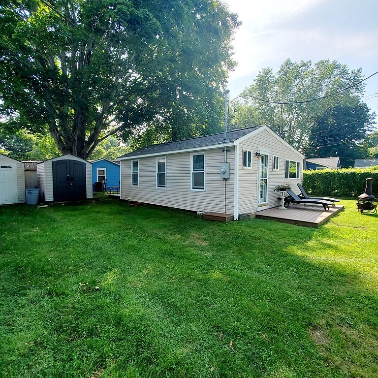 3 4th St, Madison, CT 06443