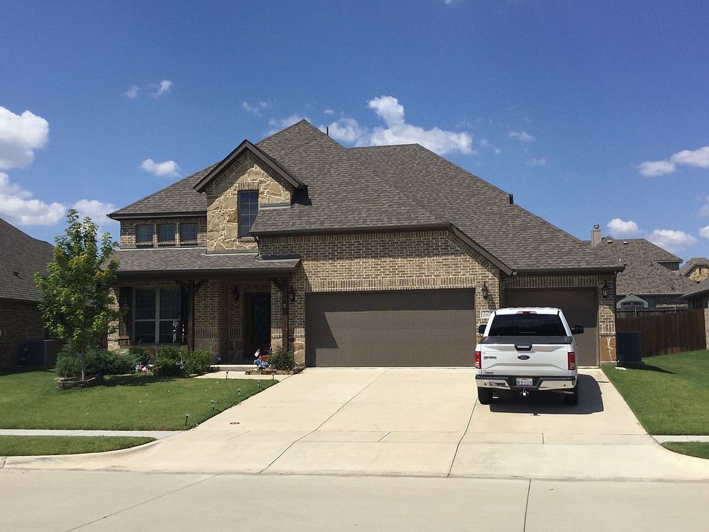 328 Thompson Dr, Van Alstyne, TX 75495