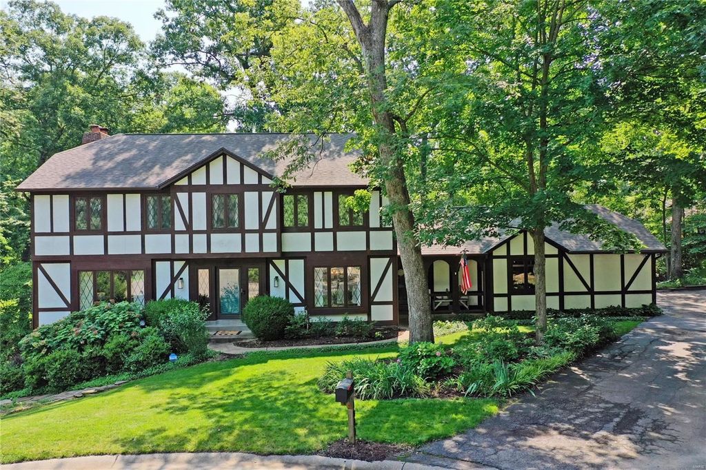 1844 Cabinwood Ct, Chesterfield, MO 63017