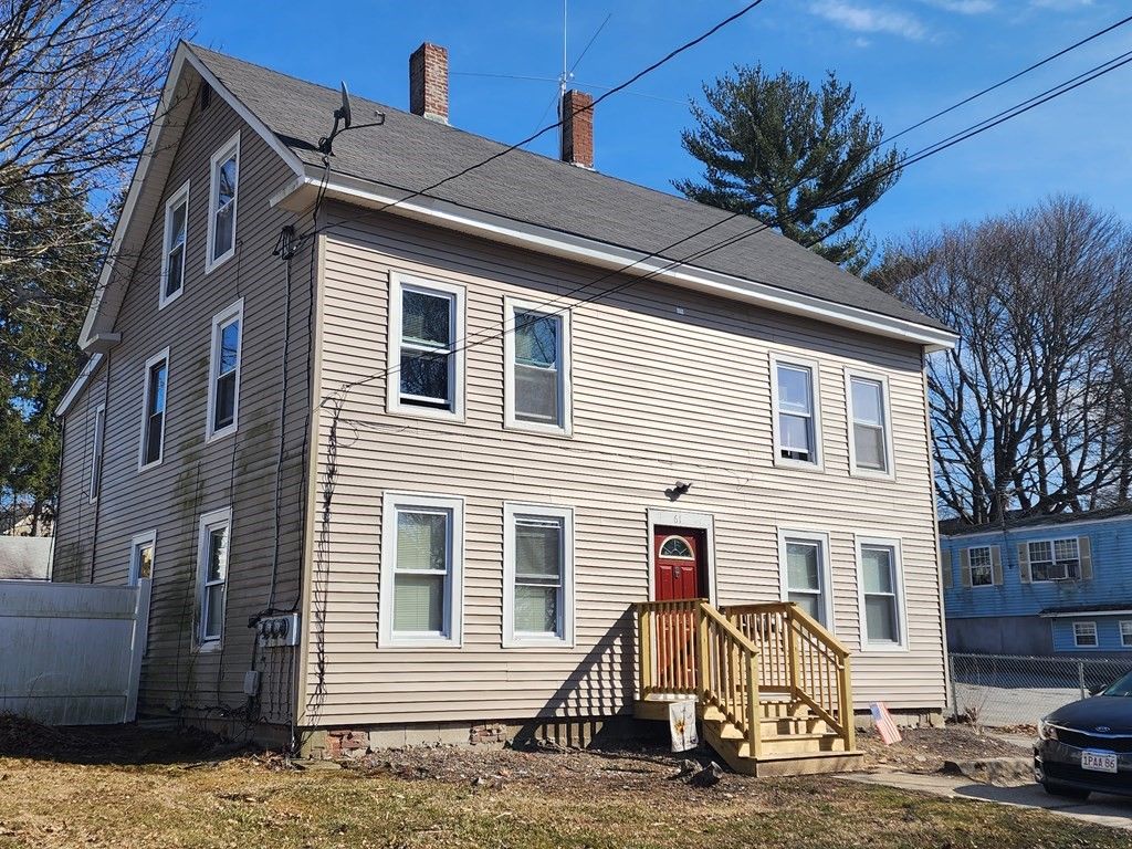 61 Whitcomb St, Webster, MA 01570