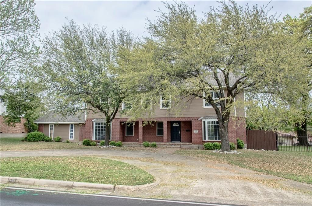 1415 W Red Bird Ln, Dallas, TX 5 Bed, 4 Bath SingleFamily Home 36