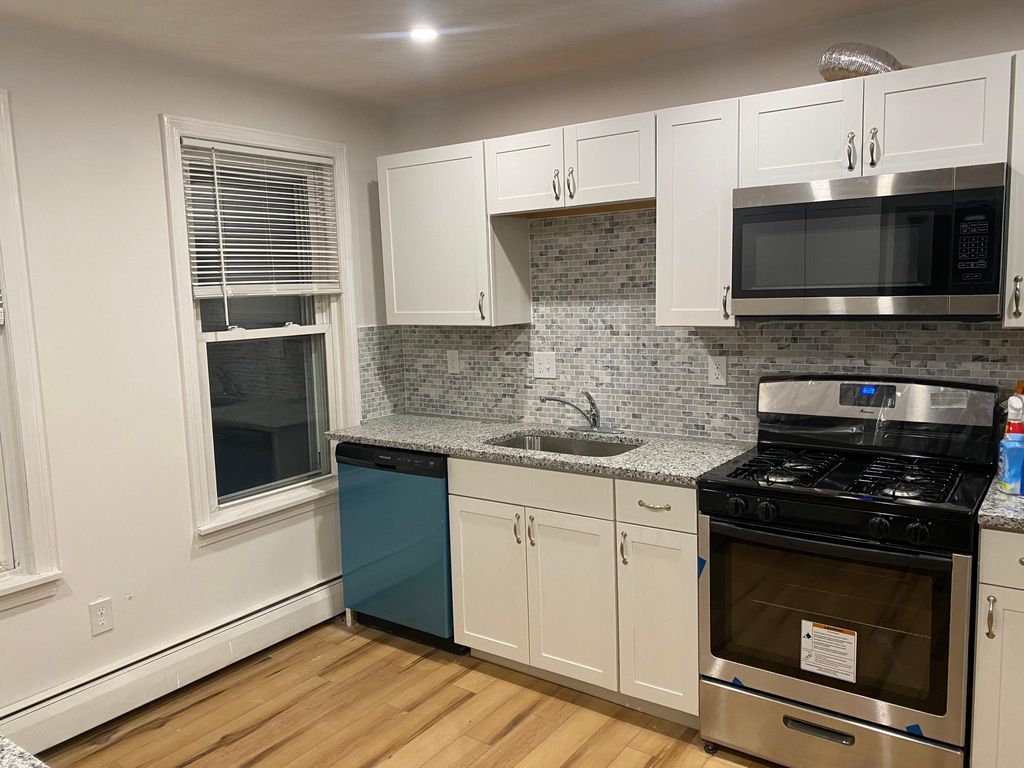 54 Wordsworth St #1, Boston, MA 02128