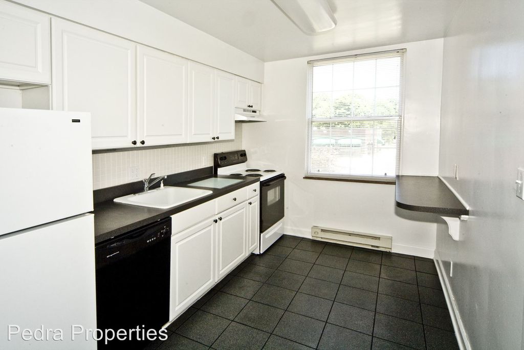 3208 & 3210 Warrensville Center Rd #5738325, Beachwood, OH 44122
