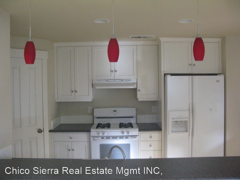 2477 Switzerland Ln, Chico, CA 95928