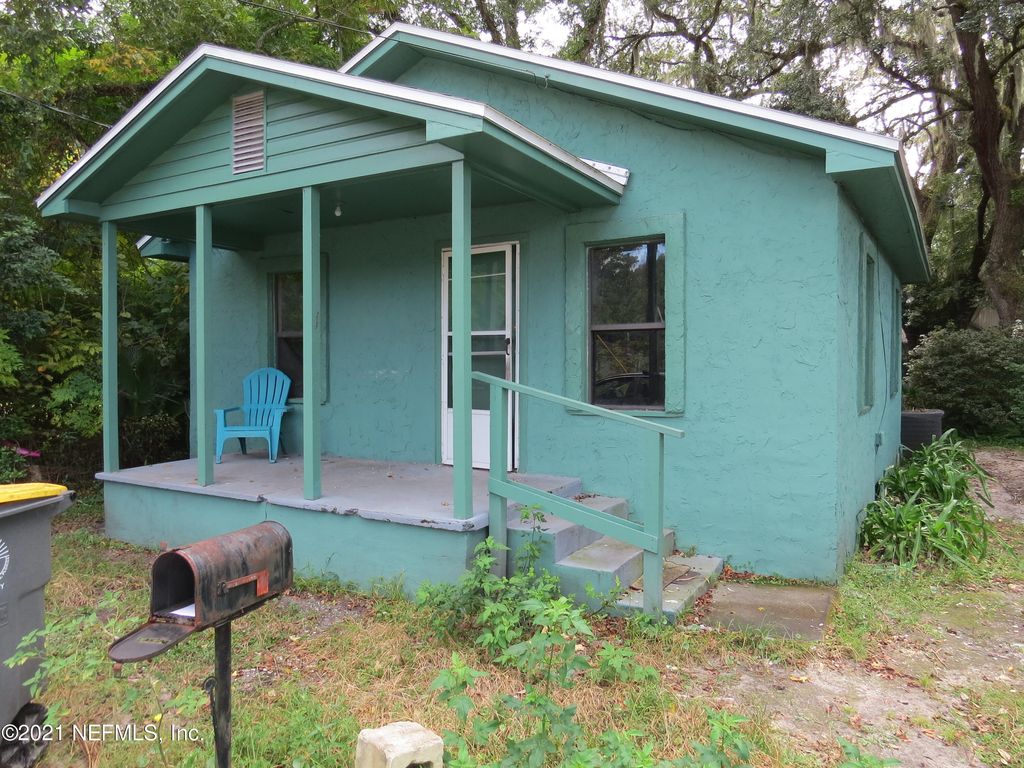 2032 Thomas Ct, Jacksonville, FL 32207