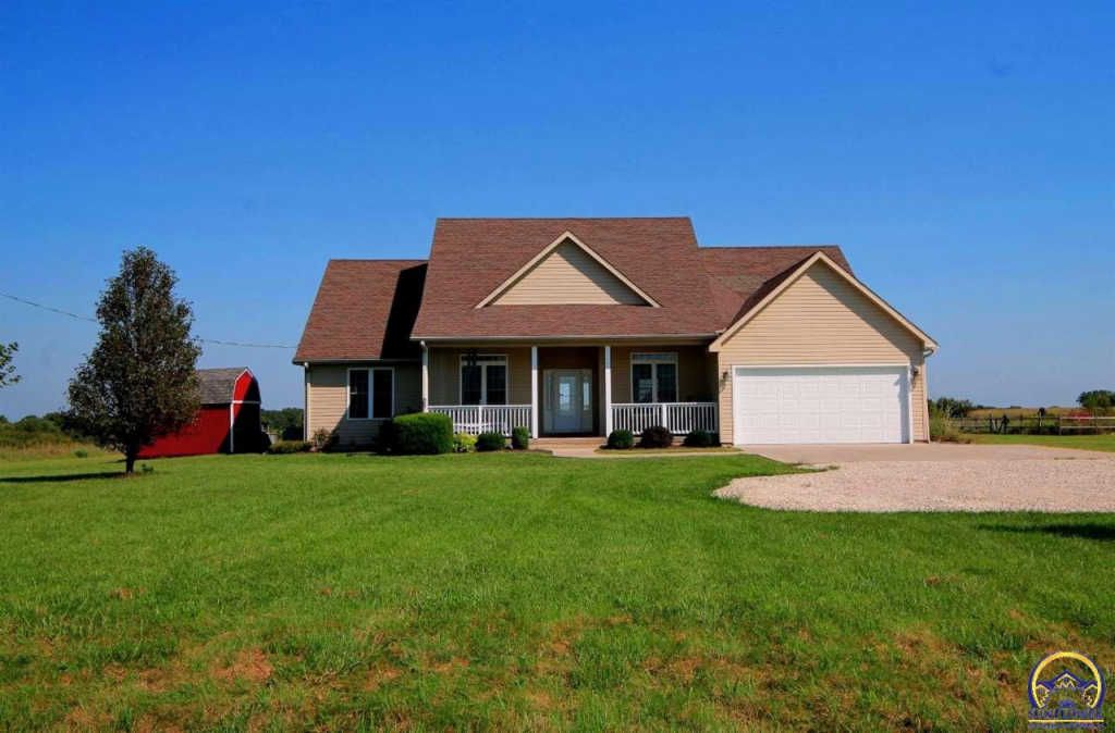 8248 SE 21st St, Tecumseh, KS 5 Bed, 4 Bath SingleFamily Home 26