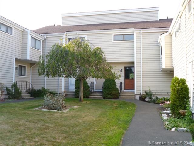 26 Monticello Dr, Branford, CT 06405
