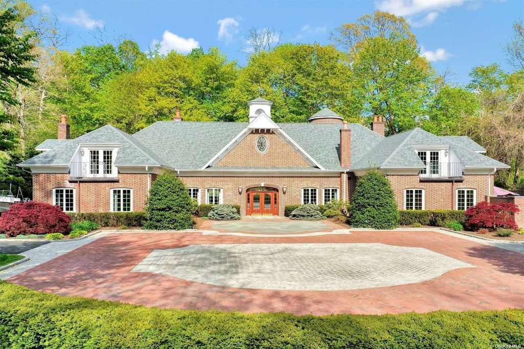 49 Harbor Hill Dr, Huntington, NY 11743 6 Bed, 4 Bath SingleFamily