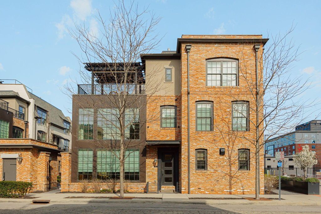 74 N  6th St #Townhouse 52, Columbus, OH 43215