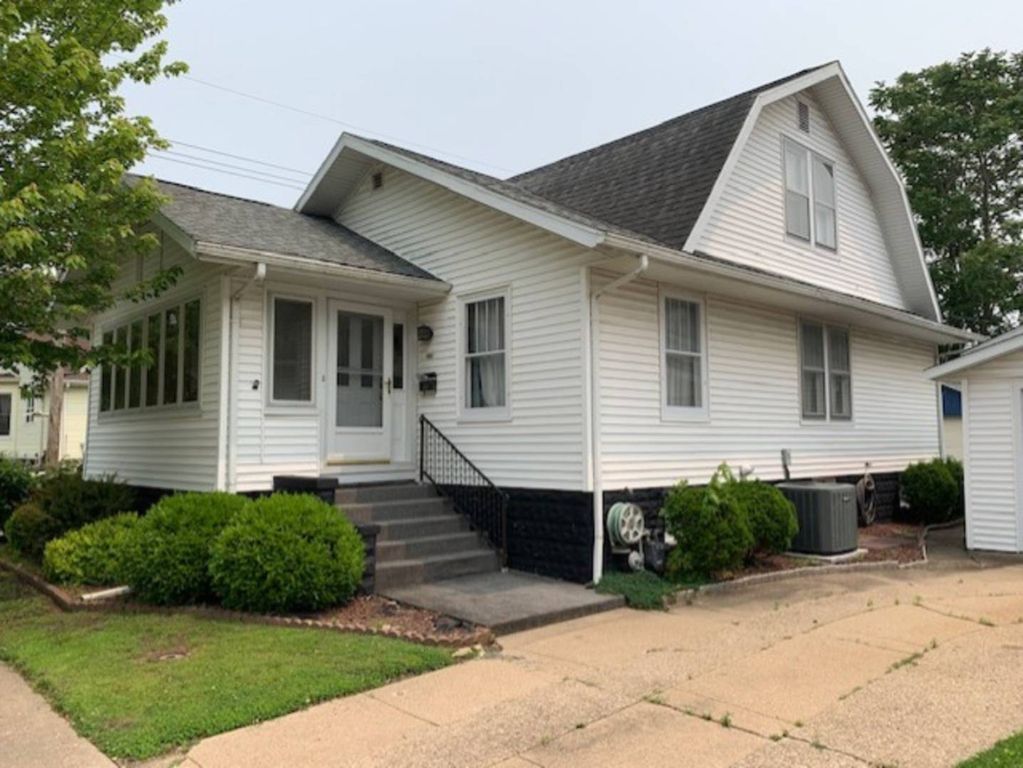 208 E 10th St, Beardstown, IL 62618 Trulia